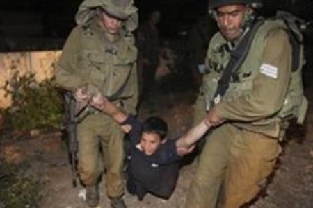 Los israelíes celebran 66 años de ocupación de Palestina
